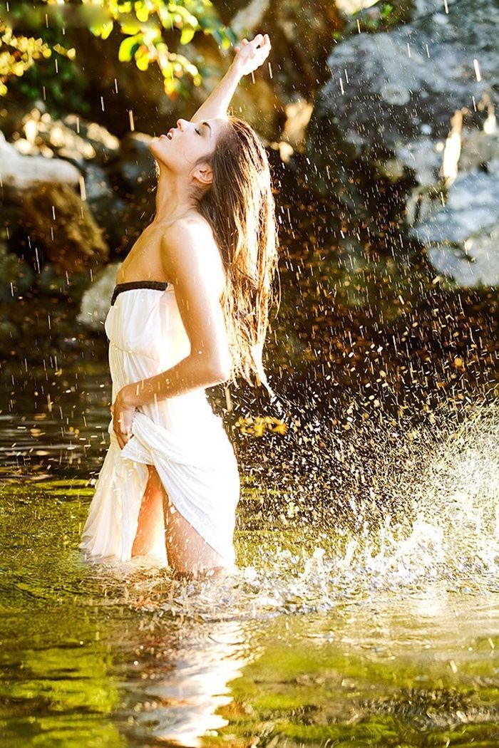 Marie Avgeropoulos in Lisbon