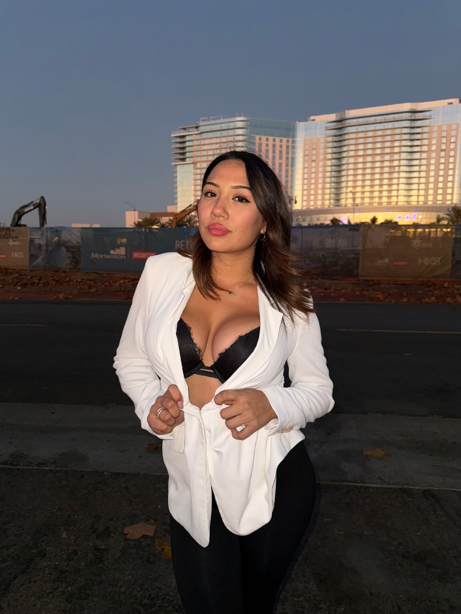 Take a pause and enjoy Ali Cruz — streaming from Lisbon