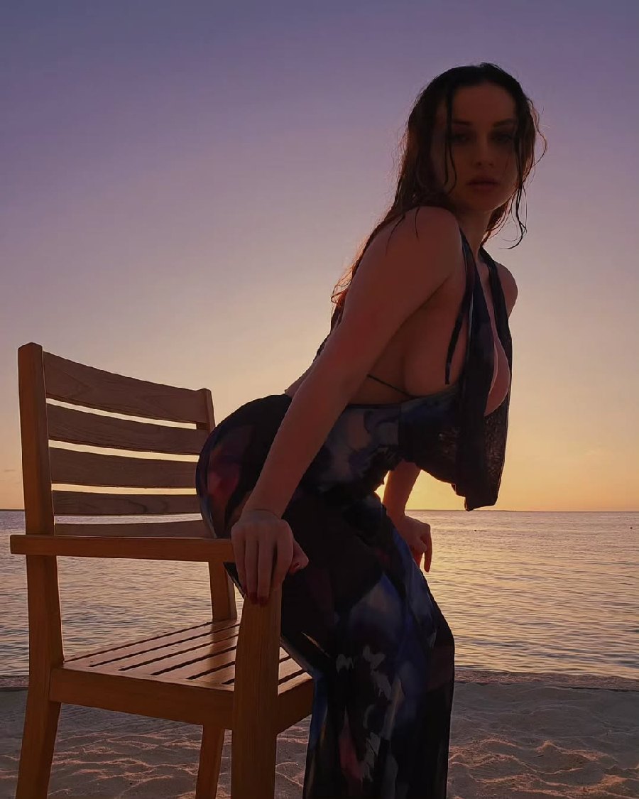 Sexy girl Miranda Faith nude in Lisbon