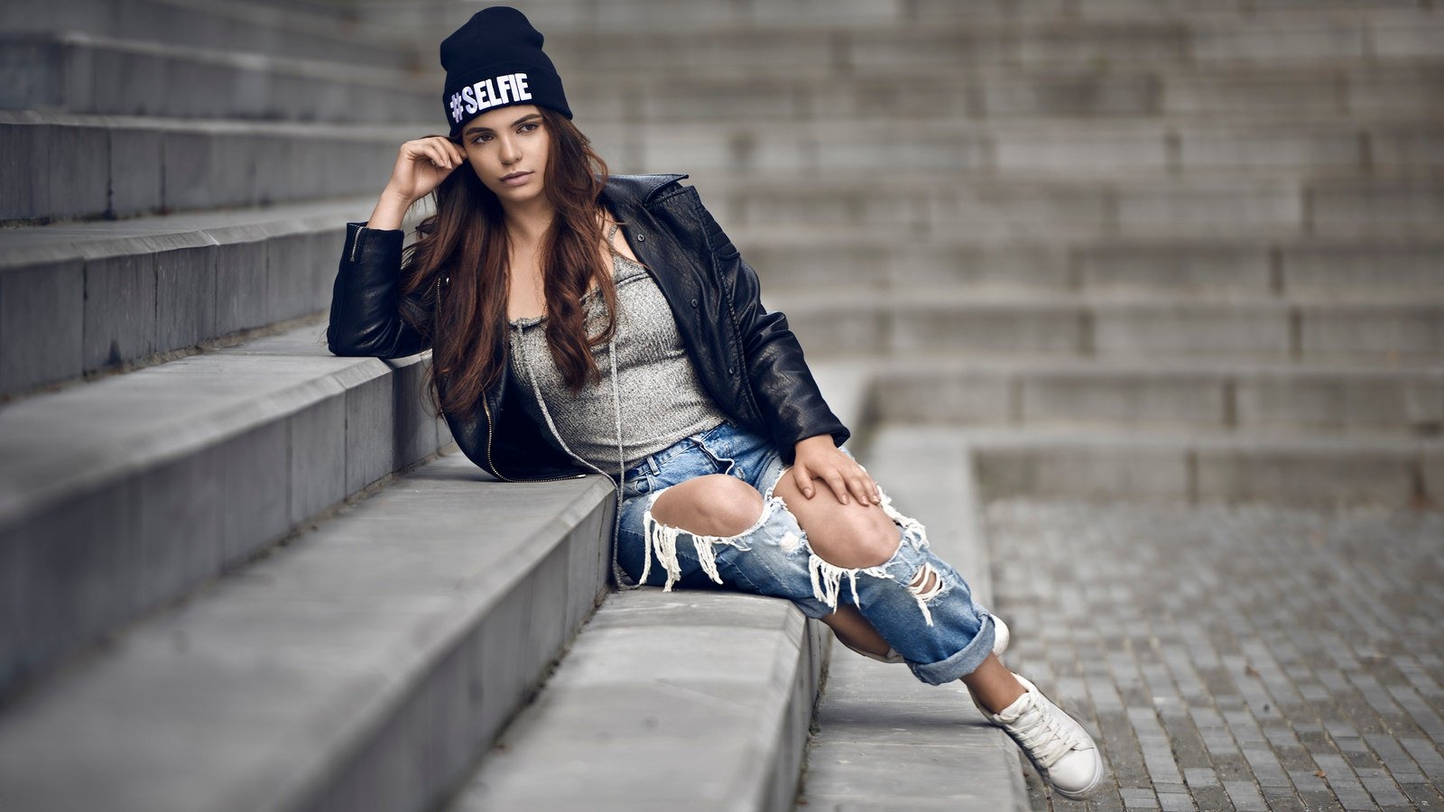 Sassy girls in Lisbon