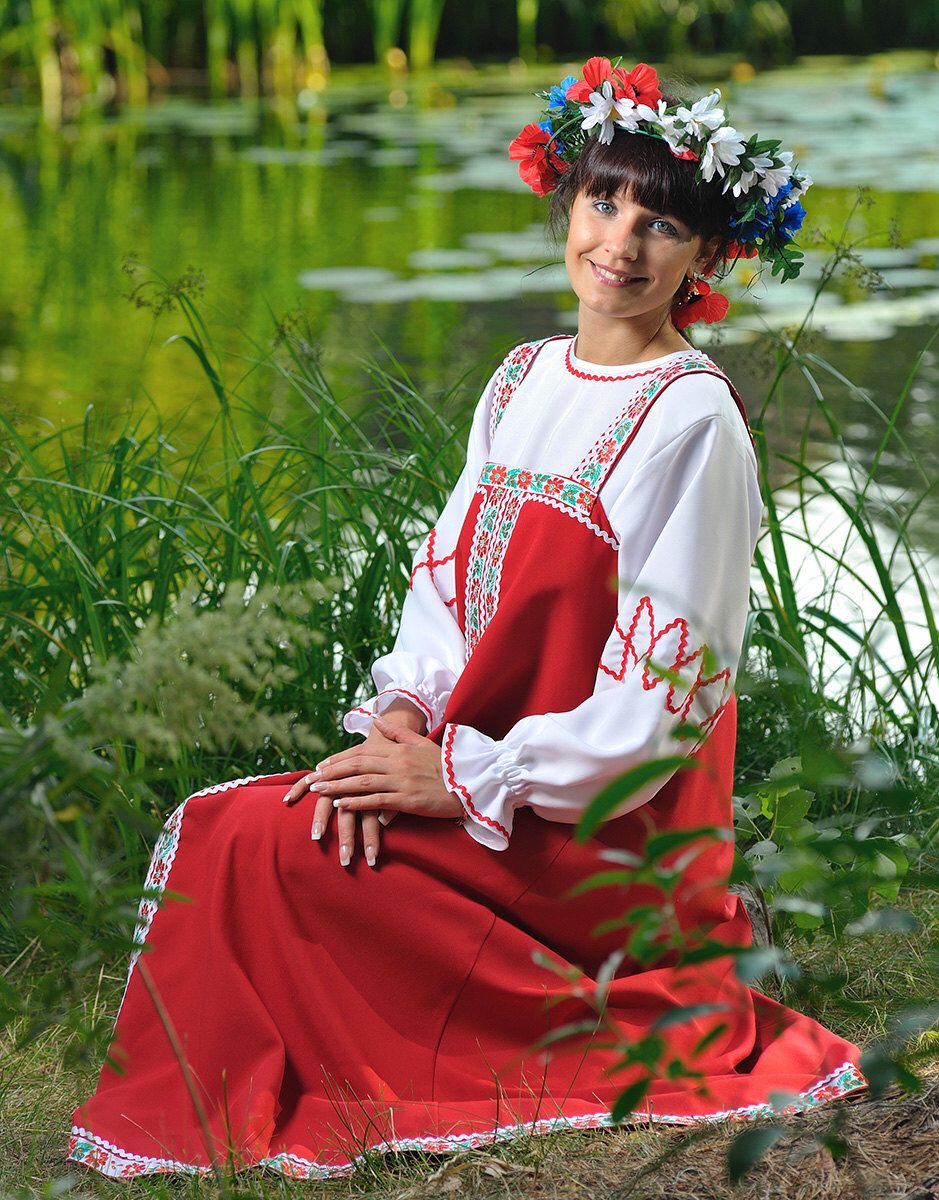 Beautiful girl Girls in Slavic costumes in Lisbon